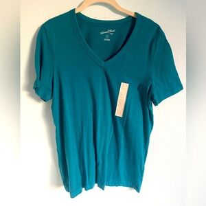 NWT Universal Thread T-shirt